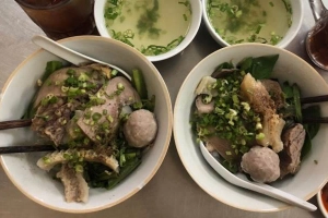 Quán Ăn Hủ Tiếu Bò Viên - Bạch Vân