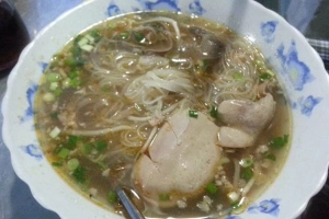 Quán Ăn Hủ Tiếu Cô Nguyệt - Bến Bãi Sậy