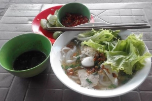 Quán Ăn Hủ Tiếu Mì, Bánh Canh & Hột Vịt Lộn