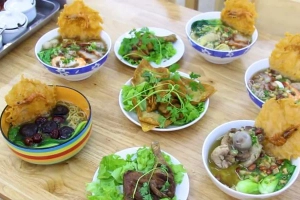 Quán Ăn Hủ Tiếu Mì Du Ký - Lũy Bán Bích