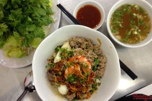 Quán Ăn Hủ Tiếu Nam Vang Nhân Quán - Bình Chánh