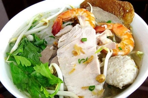 Quán Ăn Hủ Tiếu Tài Ký - Bến Vân Đồn