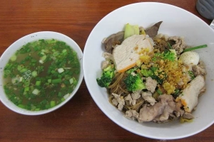 Quán Ăn Hủ Tíu Nam Vang Quỳnh Anh - Lê Văn Sỹ