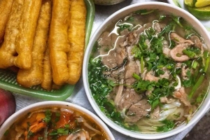 Quán Ăn Hùng Bình - Phở & Bún Các Món