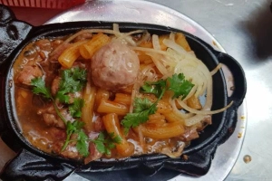Quán Ăn Hùng Bò - Bít Tết & Sốt Vang