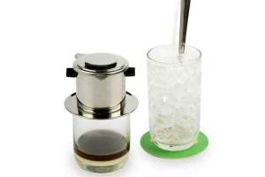 Hữu Nghị Cafe - Trần Huỳnh