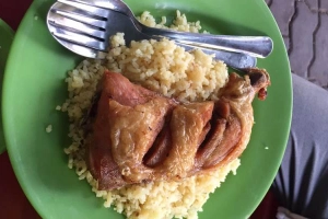 Quán Ăn Huy Bình - Cơm Gà Xối Mỡ