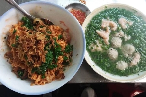 Quán Ăn Huyền - Bún Nước & Mì Cay Muối Ớt