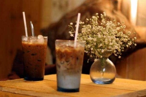 J - Cafe & Bar