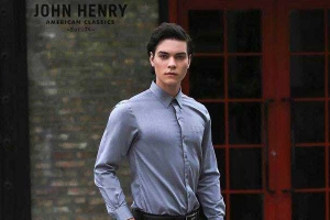 John Henry - Cách Mạng Tháng 8