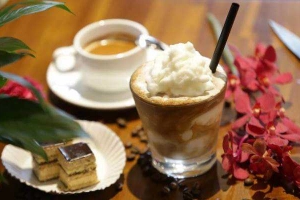 Kaffeine Cafe - Ngụy Như Kon Tum