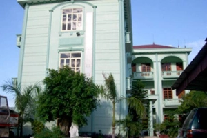 Khách Sạn Hoàng Gia