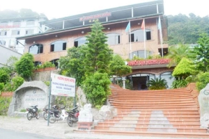 Khách Sạn Hương Rừng