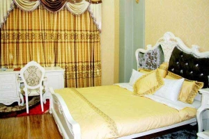Khách Sạn Thương Mại
