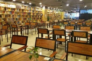 Không Gian Văn Hóa Đông Tây - Biblio Coffee & Books - Xa La