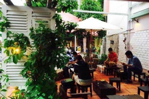 Không Tên Cafe - Hoa Phượng