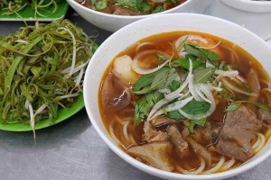 Khu Ẩm Thực Bún Bò O' Hương - Điện Biên Phủ