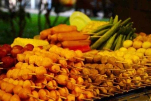 Khu Ăn Vặt Cầu Móng