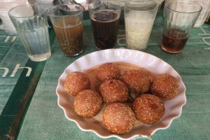 Khu Ăn Vặt Chợ Hồng Cẩm