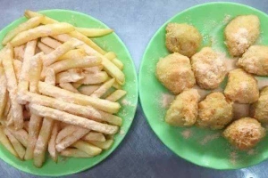 Khu Ăn Vặt Trường THPT Trần Phú