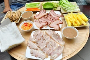 Quán Ăn Khuê Trung Quán - Bánh Tráng Cuốn Thịt Heo