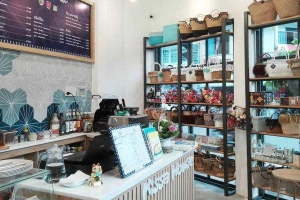 Kissa House - Cafe & Souvenirs