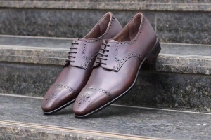 L'amant Shoemaker - Hoàng Hoa Thám