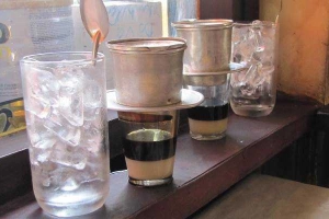 Lá Đỏ Cafe