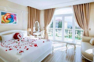 La Vie En Rose Hotel
