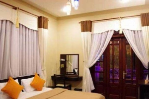 Lạc Long Quân Hotel