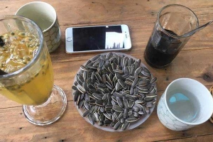 Lâm Cafe - Đỗ Nhuận