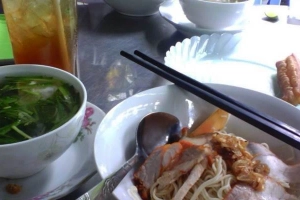 Quán Ăn Lam Sơn Hà Nội - Mỳ sủi cảo