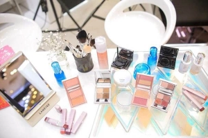 Laneige - Cách Mạng Tháng 8