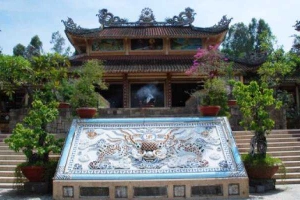 Lăng Bà Vú