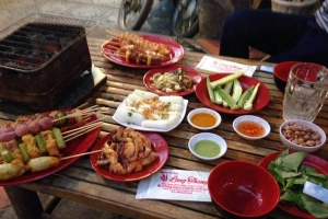 Quán Ăn Lang Thang Quán - Xiên Que Nướng & Lẩu Tự Chọn