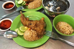 Quán Ăn Lão Hương Thân - Cơm Gà Xối Mỡ