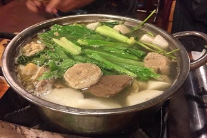Quán Ăn Lẩu Bò Khu Nhà Cháy