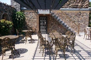 Lâu Đài Đá Cafe - Tô Hiệu