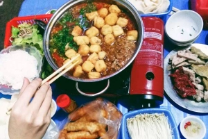 Quán Ăn Lẩu Nguyệt - Lẩu Riêu Cua Sườn Sụn