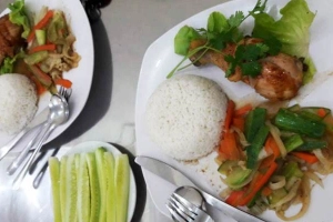 Quán Ăn Lẩu Nướng & Cơm Gà Hongkong - ĐH Nông Nghiệp