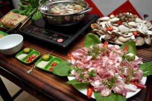 Quán Ăn Lẩu Sườn Sụn - Nguyễn Du