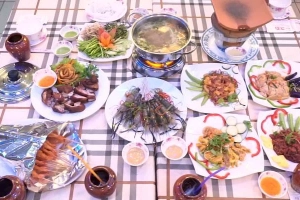 Quán Ăn Lẩu Tôm Ađ