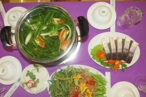 Quán Ăn Lẩu Xanh Quán - Hải Sản Tươi Sống