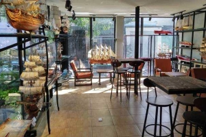 Le Bateau Coffee & Showroom