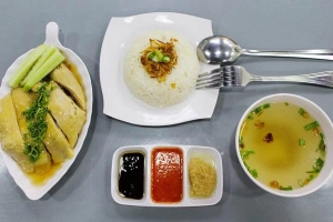 Quán Ăn Lê Gia - Cơm Gà Hải Nam & Hủ Tiếu Nam Vang