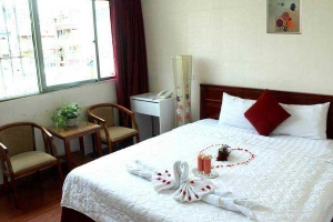 Le Petit Hanoi Hotel
