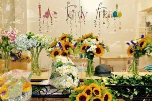Lena - Flowers & Coffee Shop
