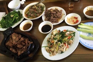 Quán Ăn Lợi Thịnh - Cơm Lẩu & Thịt Trâu Tươi