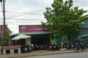 Long Thi Cafe