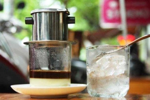 Long Tứ Cafe